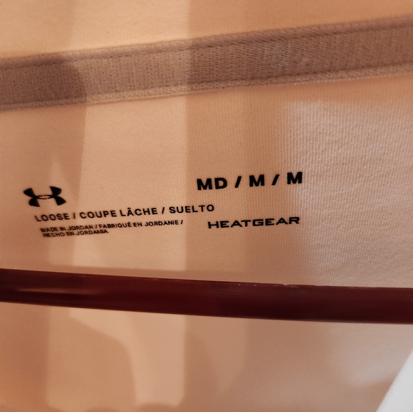 UA short sleeve shirt - Picture 4 of 7